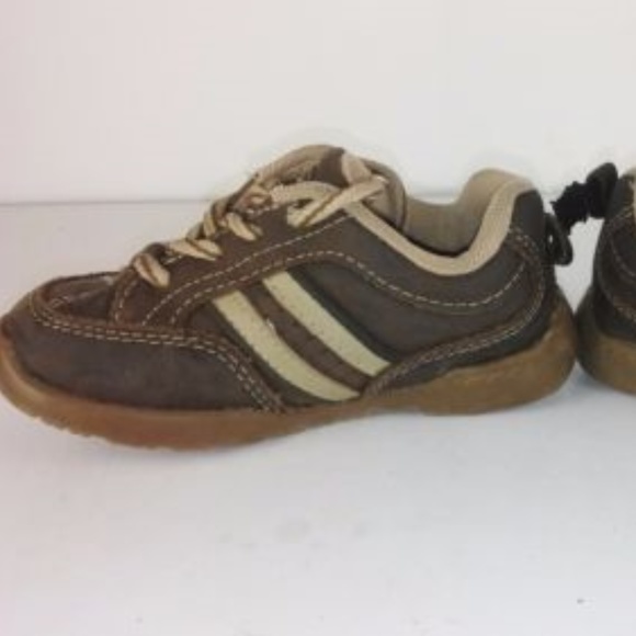 buster brown sneakers